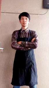 apron chef barista hitam polos bahan drill ada saku ditengah untuk pria dan wanita