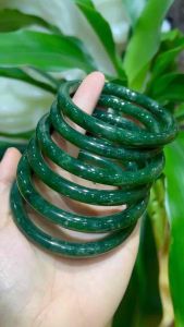 Vòng đeo tay bản đũa ngọc bi’ch