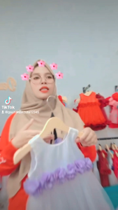 Dress Baby Girl Pink White: Tips Memilih Dress Anak Perempuan untuk Acara Formal & Pesta