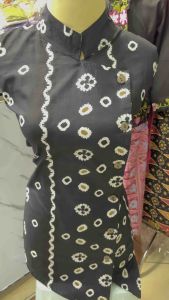 Atasan Kebaya Gadis Kretek, Batik Jumputan & Wanita Modern