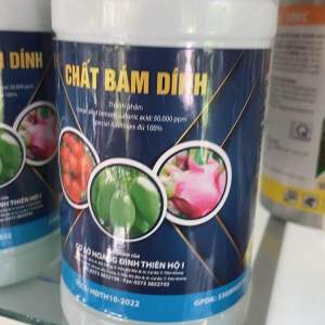 Chất Bám Dính chai 500ml. Dùng cho cây trồng chống rữa trôi. Thấm Sâu lưu dẫn lâu hơn. Sản phẩm chính hãng Uy tín Chất Lượng.
