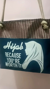 Totebag Wanita Tali Sumbu: Bahan Berkualitas & Desain Ergonomis