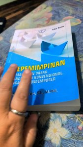 Buku Kepemimpinan oleh Prof. Dr. Wibowo menawarkan pemahaman dasar pandangan konvensional dan gagasan kontemporer