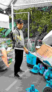 dụng cụ bón phân gậy bón phân máy rải phân