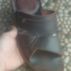Sandal Pria Kulit Berkualitas: Tips & Panduan