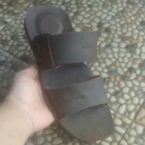 Sandal Kulit Berkualitas: Pilihan Terbaik untuk Pria