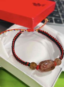 Vòng tay lu thống đá thạch anh tóc đỏ thiên nhiên mic chỉ ngũ sắc may mắn bình an đầu xuôi đuôi lọt