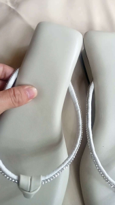 Sandal Jepit Empuk Wanita Terbaru / Heels Wanita Azka Aradea Jepit