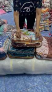 ผ้าห่มขนมิ่งแบบหนาสองชั้นขนาด6ฟุต เย็บขอบอย่างดี