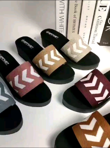 Arkn Sandal Wedges Selop import Model Panah Garis terbaru2024