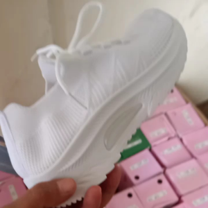 Sepatu Ory Yiberly Putih: Sneaker Nyaman & Lentur