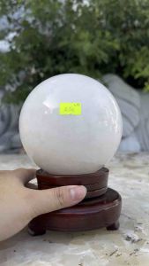 Cầu thạch anh trắng tự nhiên cho mệnh thủy và kim- 252kg- 12cm.