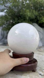 Cầu thạch anh trắng để bàn cho mệnh thủy và kim- 282kg- 12cm.