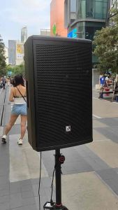 ลำโพง 15 นิ้ว 2 ทาง แอมป์ในตัว 1200 วัตต์ ความดัง 130 dB ราคาต่อ 1 ใบ สินค้าใหม่ ประกันศูนย์ไทย