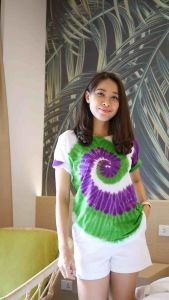 เสื้อมัดย้อม สีขาวเขียวม่วง รหัส A21 (ย้อมสีทุกตัว ไม่ใช่พิมพ์ลาย) ผ้าคอตตอน100%