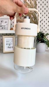 Hyundai แก้วปั่นน้ำผลไม้พกพา ขนาดบรรจุ 300 มล. ปั่นได้ทั้งแบบร้อนและเย็น แก้วโบโรซิลิเกตสูง ดีต่อสุขภาพ ปั่นน้ำผลไม้ได้ภายใน 40 วินาที สามารถใช้งานต่อเนื่องได้ 8 ครั้ง/ต่อการชาร์จ 1 ครั้ง สินค้าพร้อมส่งจากไทย