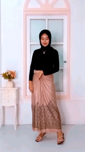 Sarung Santri Putri Rayon Motif Batik Muslim Kekinian