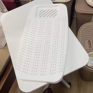 Durable Plastic Laundry Washing Board With Soap Placement Hand Wash Scrubber with Curved Design