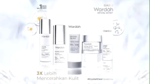Wardah Crystal Secret Brightening Day Cream 15 ml - cream pelembab
