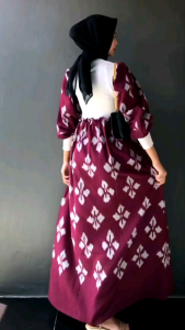 Baju Couple Tenun Pasangan Kondangan Berhijab Maron - Dress & Kemeja