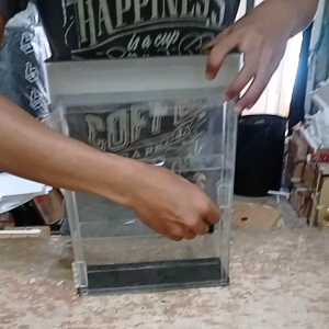 Etalase Akrilik Display Pajangan Rak Action figure/Parfum/kosmetik