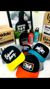 Topi Trucker Hat Omidoki BW: Pilihan Topi Pria Stylish