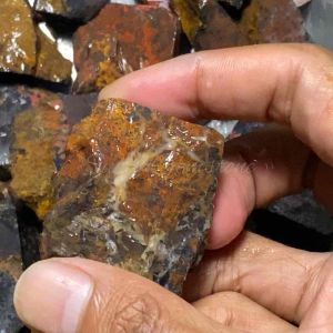 Bongkahan Bahan Batu Akik Badar Besi Super Motif NTB