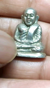 หลวงพ่อเงิน วัดบางคลาน พิจิตร ใต้ฐานตอกโค้ต ว.อ