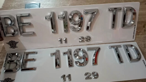 Promosi sampai 25Agustus2025 || Plat Nomor Mobil Chrome > Jenis Runcing > Dasar Hitam > Nomor Plat Mobil