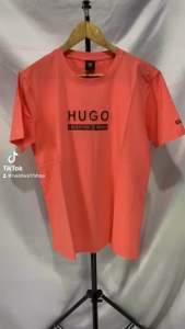 Kaos Hugo Selection Pria: Desain Modern & Berkualitas