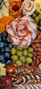 Charcuterie Box Size Extra Large Made in thailand (6-8 Pax) ชาคูเทอรี่ บ็อกซ์ ไซส์ใหญ่พิเศษ ชีสนำเข้าจากฝรั่งเศส เนื้อโคล์คัทจากเมซง เรเน่ สำหรับปาร์ตี้ 6-8 ท่าน