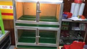 Chuồng úm gà con