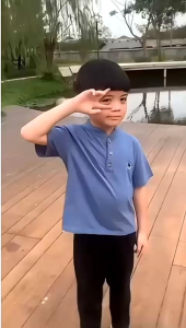 Kaos Anak Cowok Oscar Smilee Warna Olive Size 1-5 Tahun