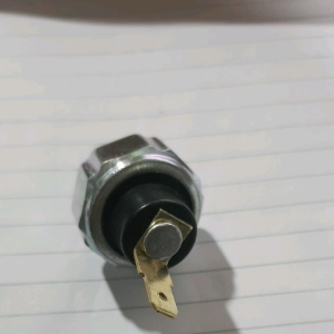 báo dầu báo nhớt kia huyndai 2t5 3t5 xe hơi chân 10mm