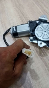 WINDOW REGULATOR ELEKTRIK DEPAN SUZUKI ESCUDO / VITARA SET + DINAMO KANAN DAN KIRI