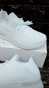sepatu sneaker rajut wanita import terbaru