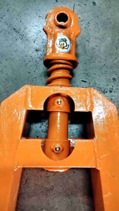 คอลากสาลี่ หูหลาก คอลากพ่วงสาลี่ ลากเทเลอร์ รุ่นA.8 เหล็กราง4"นิ้วหัวลูกหมากเหล็กหนา7มม.ใช้สำหรับต่อพ่วงเทเลอร์ สินค้าดีแข็งแรงทนทาน