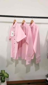 เสื้อเชิ้ตแฟชั่นสีชมพูอ่อนทรง Slimfit ผ้า Oxford Cotton100% แบรนด์ TAWADA รุ่น T004-LIGHT PINK