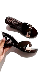 Sandal wedges wanita ukir 7cm / sandal wedges selop coklat