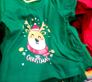 Merry christmas เสื้อยืดเด็ก คริสต์มาส สีแดง สีเขียว กวางเรนเดียร์ เซนตาครอส สโนว์เเมน ผ้าคอตต้อน100% พร้อมส่ง