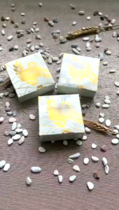 Sabun Pemutih Badan Original Rice Milk Gluta Soap 100 Gram Mencerahkan Menghaluskan Kulit Badan BPOM