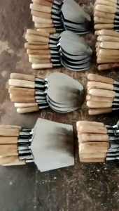 Sendok Aduk Baja Berkualitas: Pilihan Terbaik Untuk Pekerjaan Konstruksi