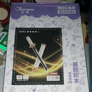 Lắp ráp 1 mô hình thanh Gươm katana có vỏ dài 65cm gồm trên 3000 chi tiết bằng nhựa tằng kèm Búa