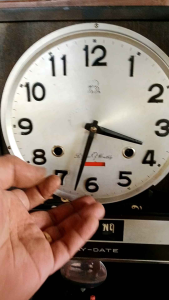 นาฬิกาใขลานโบราณ