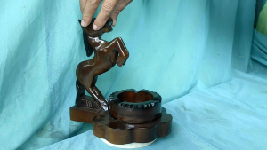 Asbak Tempat Pembuangan Sampah Abu Dan Tegesan Kayu Jati Tua 17 X 12 X Tinggi 17 Motif Patung Kuda Cocok Di Rumah Kantor Restauran Dan Cafe