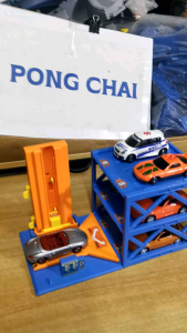 ลิฟต์รถ. Tomica   ของแท้ มือสอง ญี่ปุ่น