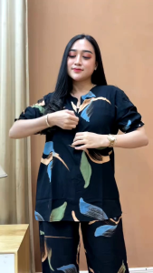 SETELAN WANITA KEKINIAN RAYON TEBAL MOTIF LUKIS