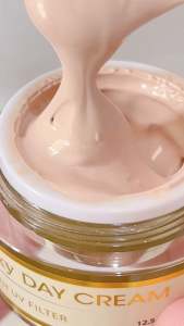 OxyGlow Day Cream Pelembab SPF 15 UV Filter Krim Siang Whitening BPOM Halal