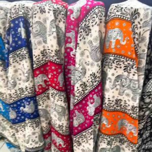 ผ้าลายช้างเนื้อแมมเบิร์ตพิมพ์ลาย หน้ากว้าง45"เมตรละ79฿