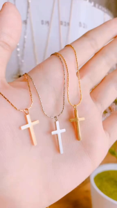 kalung salib nuri sisik liontin kecil tipis kalung wanita titanium anti karat dan tidak luntur